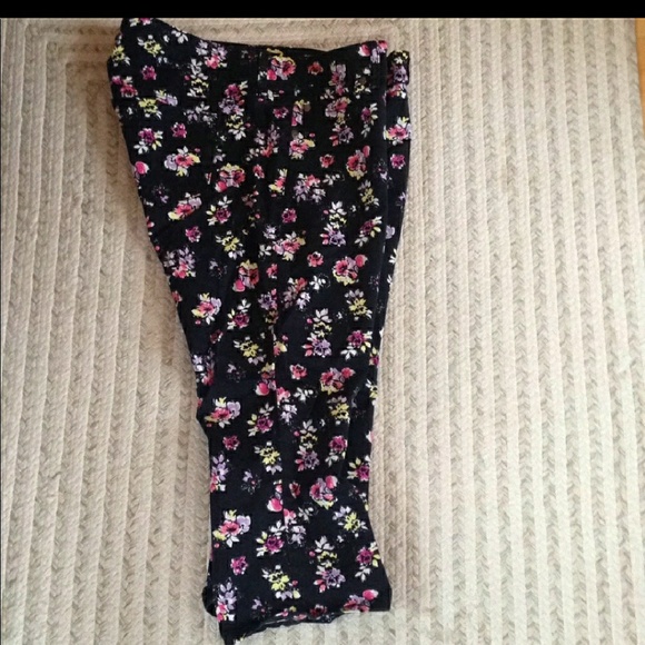 torrid Pants - NWOT Torrid floral jeans torrid Pants - NWOT Torrid floral jeans